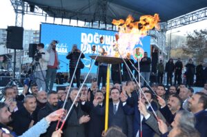 Adilcevaz’da İlk Doğalgaz Meşalesi Yakıldı